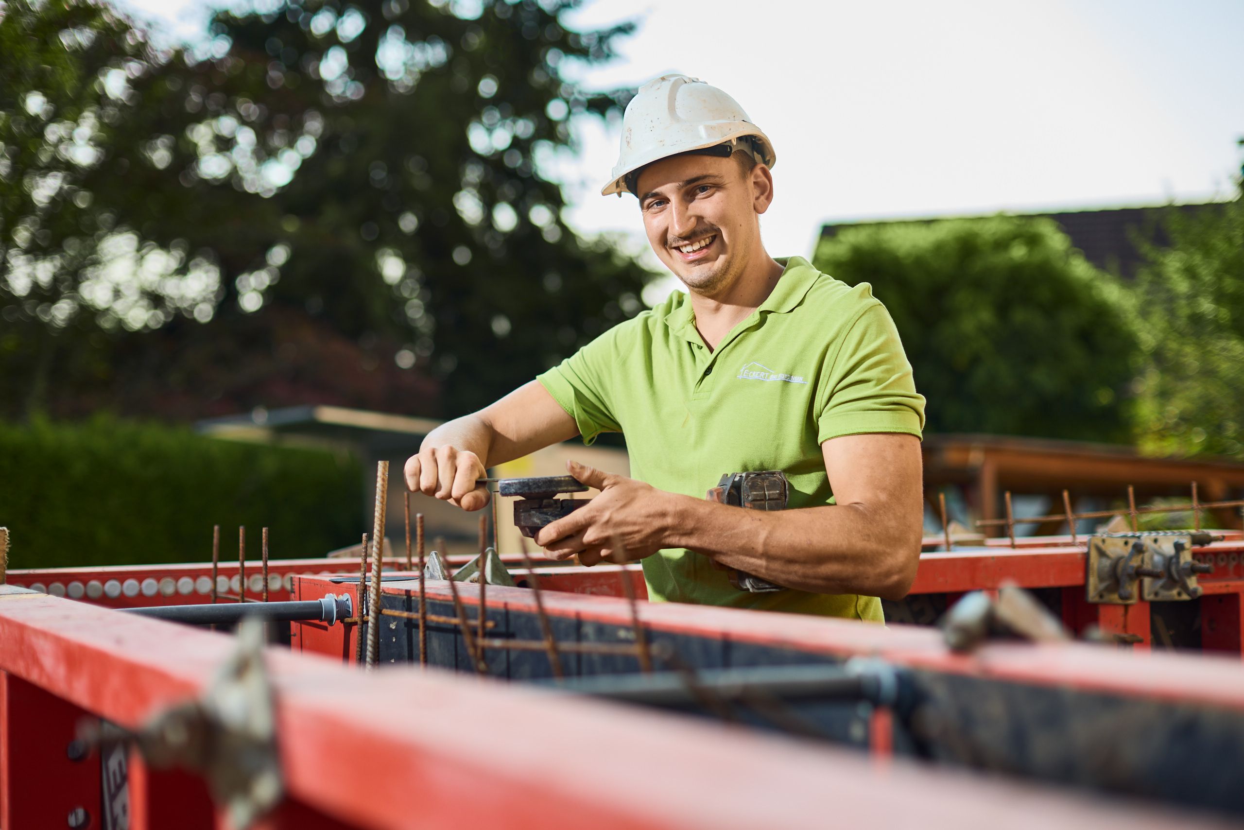 Auszubildener auf der Baustelle